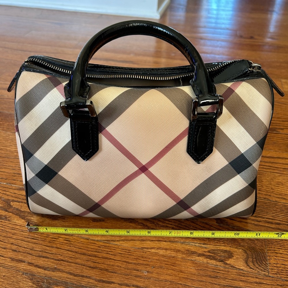 Burberry Beige/Black Nova Check PVC and Patent Leather Chester Bag - Picture 8 of 12